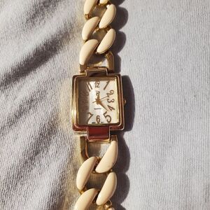 White‎ Enameled Chain Rectangular Mother Of Pearl Ladies Watch "P" Brand PL2876S
